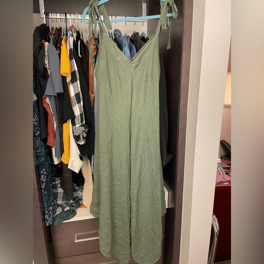 Green 100% linen jumpsuit. Made in Italy